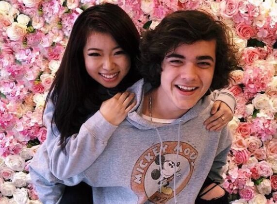 Fruitypoppin Net Worth - Age, Boyfriend, Height, Weight, Earnings