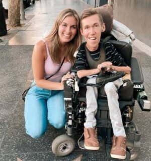 Interabled couple YouTuber Squirmy and Grubs Net Worth