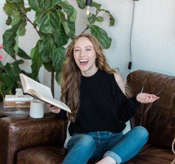 Writing Advice YouTuber Alyssa Matesic