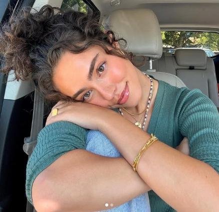 Beauty YouTuber Kiana Davis
