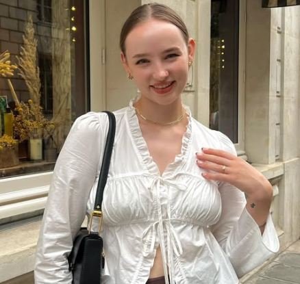 beauty YouTuber Sissel