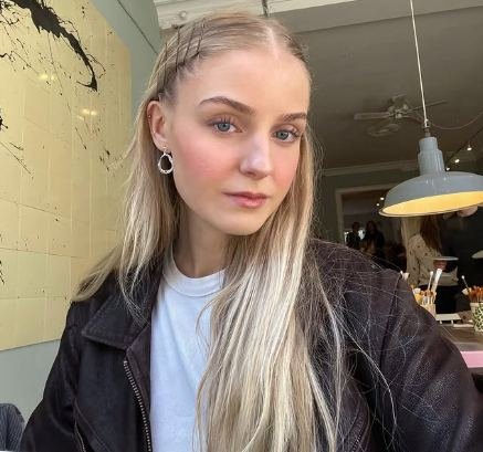 Fashion and Lifestyle YouTuber Birta Hlin