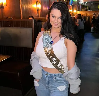 Pet influencer Olivia Kapinos