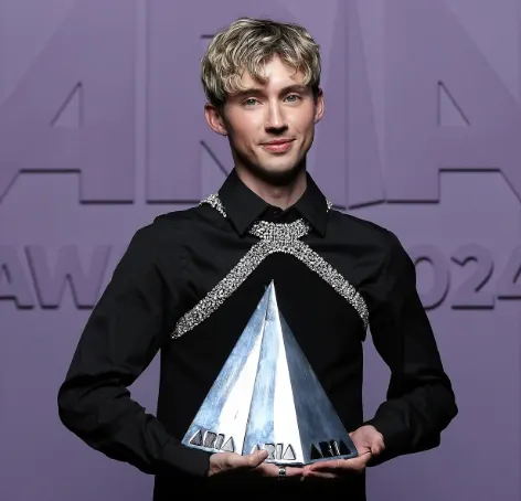 Singer & songwriter Troye Sivan